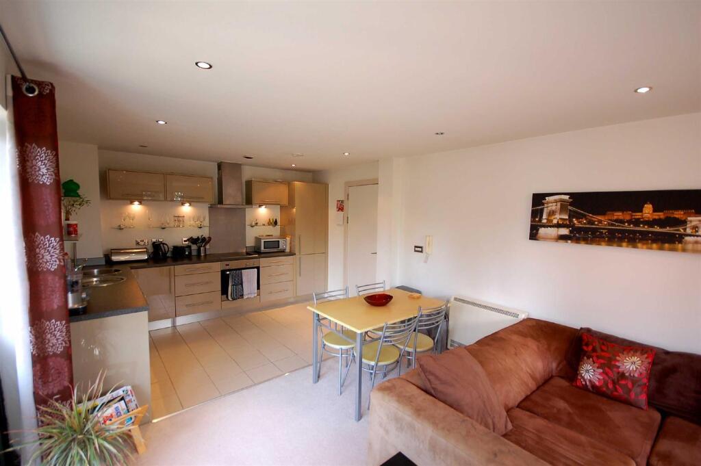 Lounge Kitchen