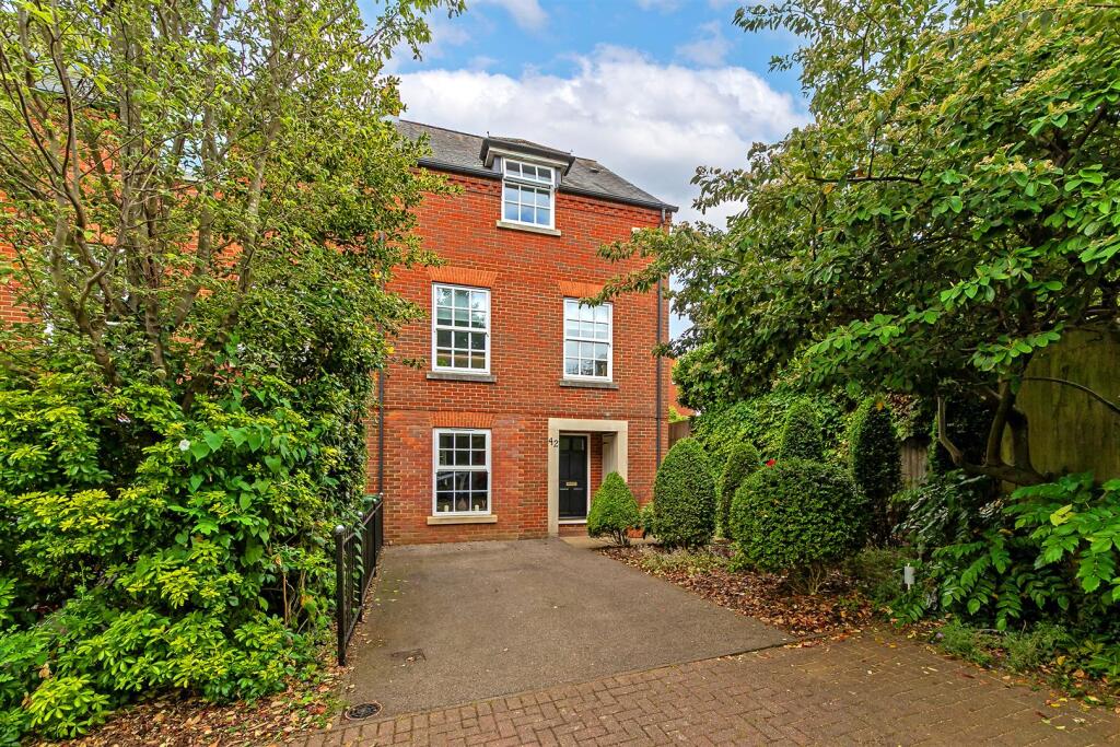 42GoldsmithsWay-10.jpg
