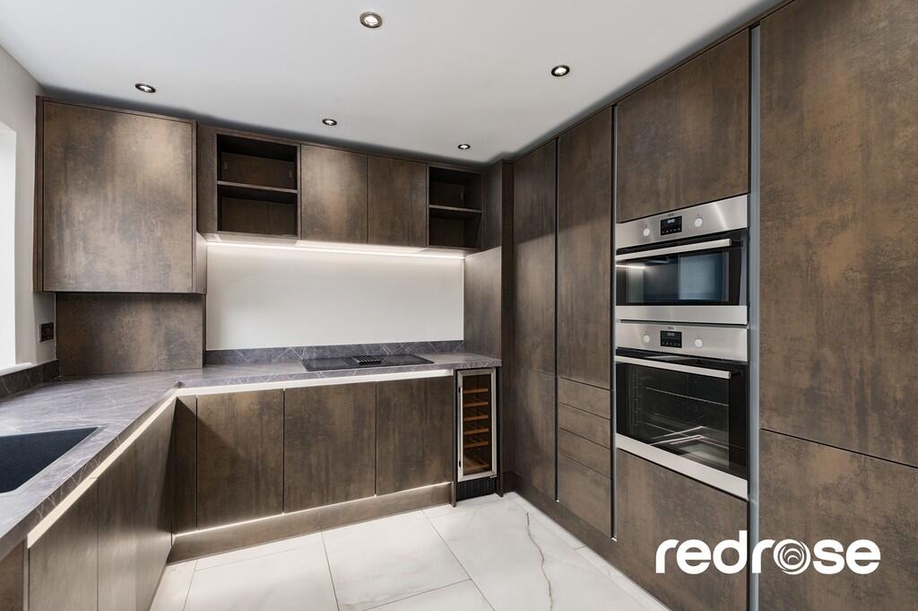 web_18 Harlech Dr...