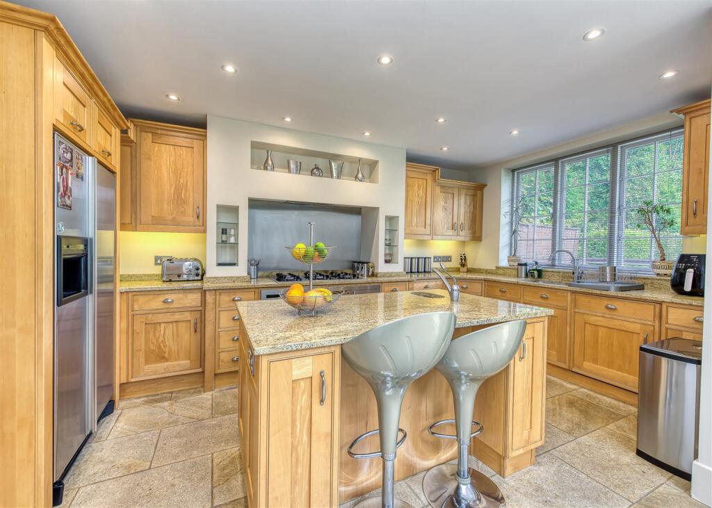 14 Wergs Hall Road-kitchen4.jpg