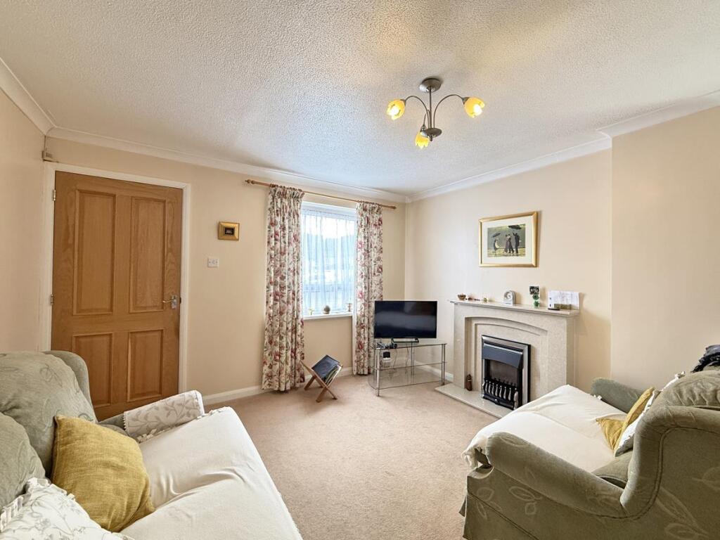 Beaumaris Close 1 - Lounge.jpg