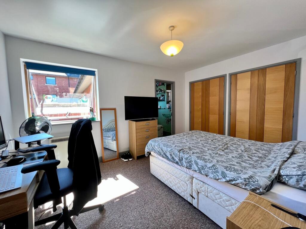 Main bedroom 1