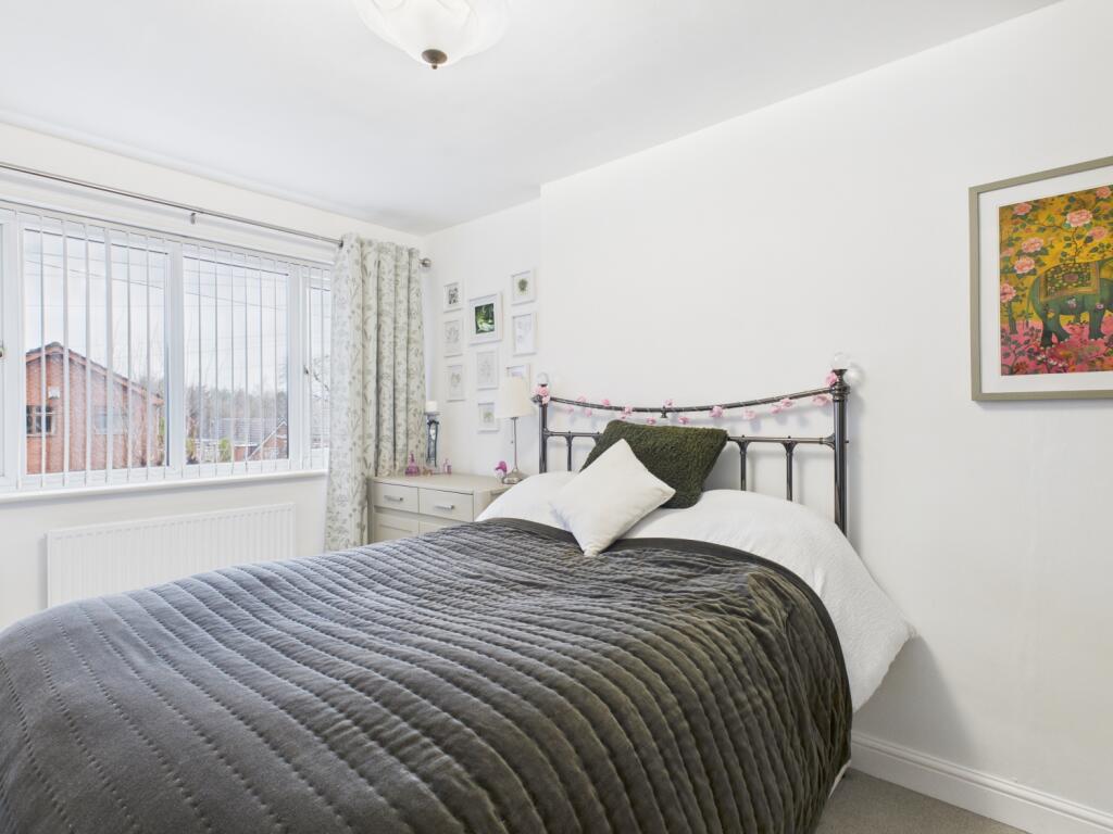 CAM03729G0-PR0197-STILL004