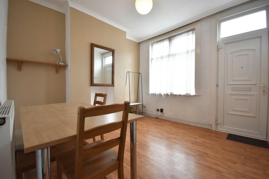 Front Room 1-min