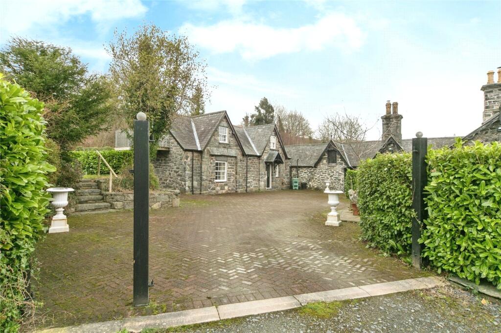 School Bank Road, Llanrwst, Conwy, LL26