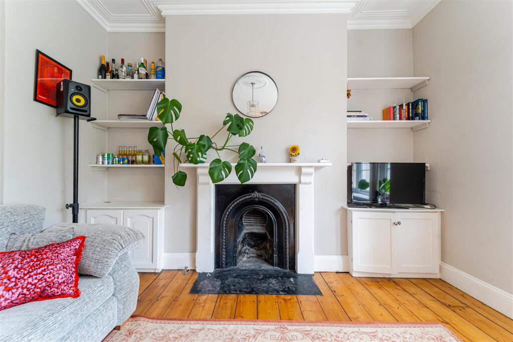 15 Elemgrove Road7.JPG