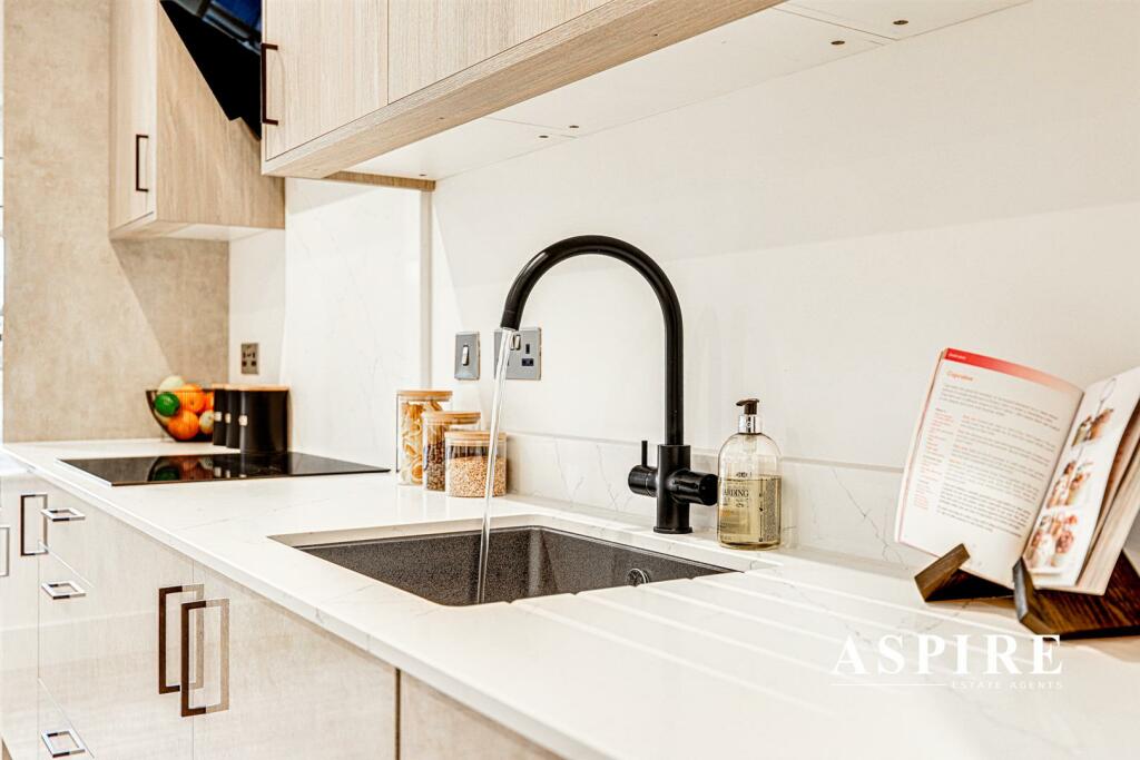 Aspire Estate Agents13.jpg