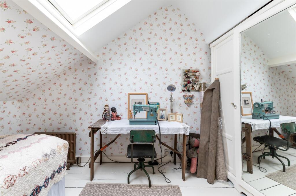 BEDROOM FIVE