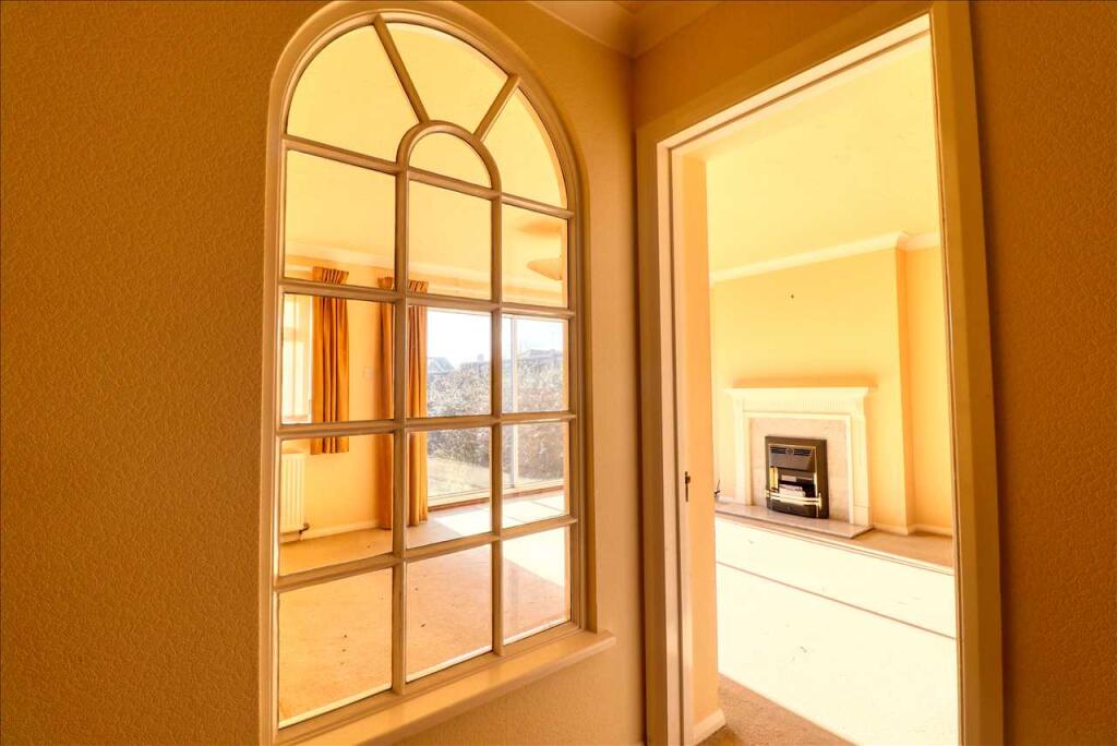 Arch window