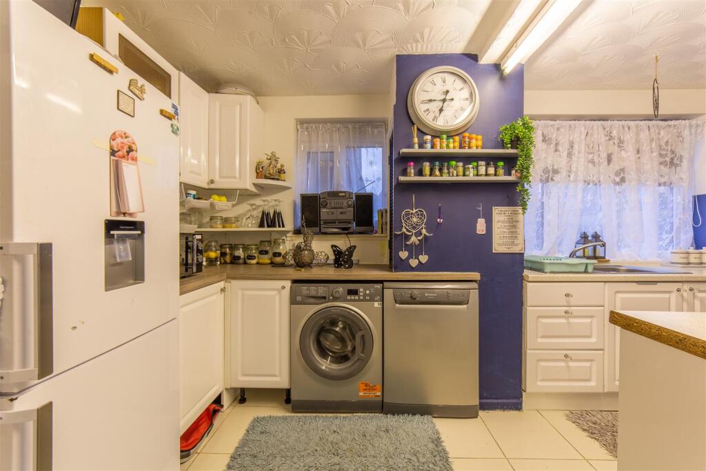 697 Monnow Way-21.jpg
