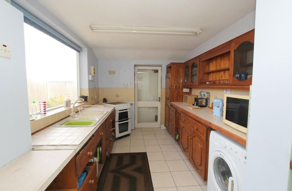 3-bed detached ho...