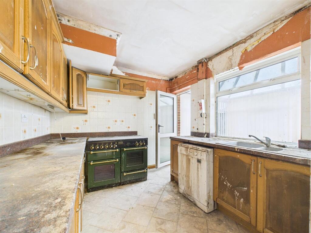 8 - 3-Bed Semi in Yate.jpg