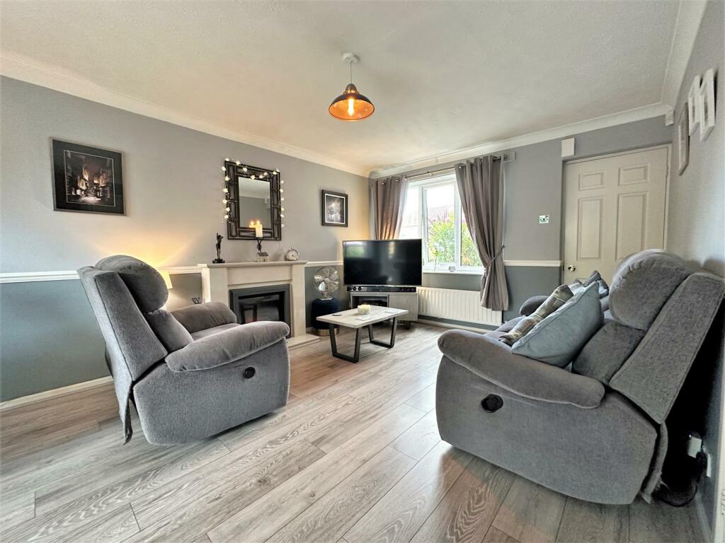 Living Area 422
