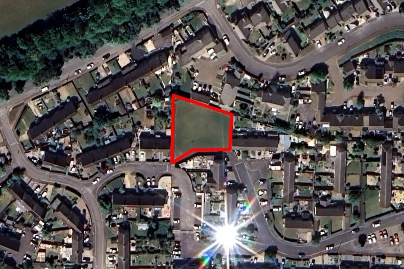 Development Site adjacent to 24 Park Close, Fairfo