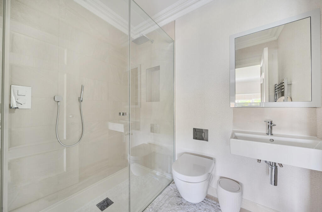 1294367-4-684b583...