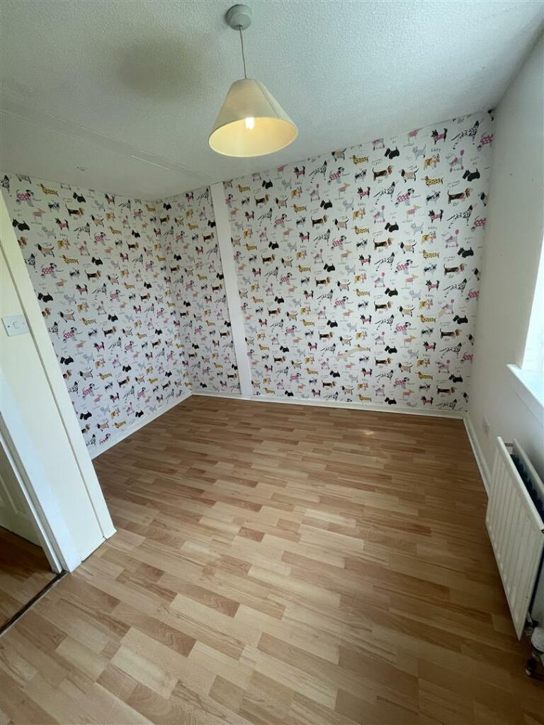 9 Powgree Crescent Bedroom2.jpeg
