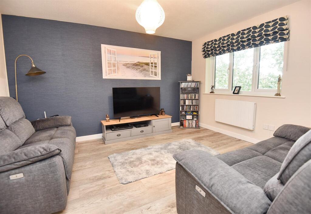 Sitting/Dining Room
