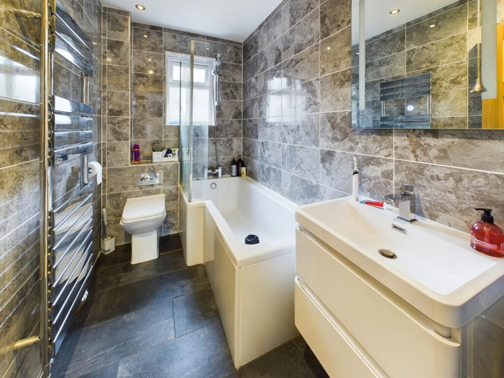 Lrg_CAM03624G0-PR0084-STILL039