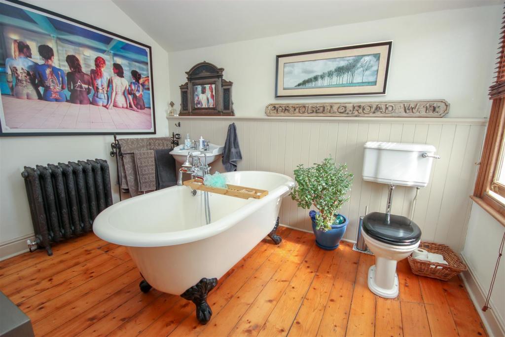 Bathroom alt.jpg