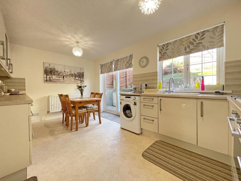 Culver Close 24 - Kitchen Dining Front.jpg