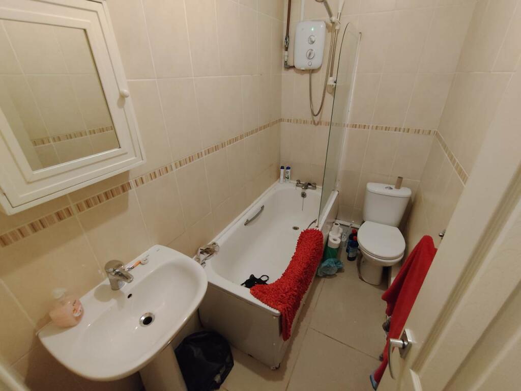 Ground floor bathroo
