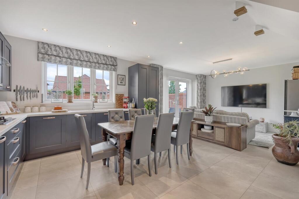 Kitchen/Diner/Lounge