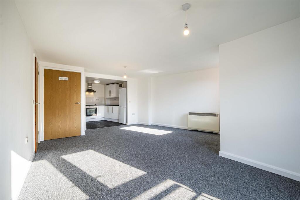 204 Sheridan court 1 of 7.jpg