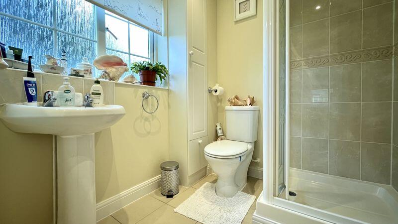 En-Suite to Bedroom 2