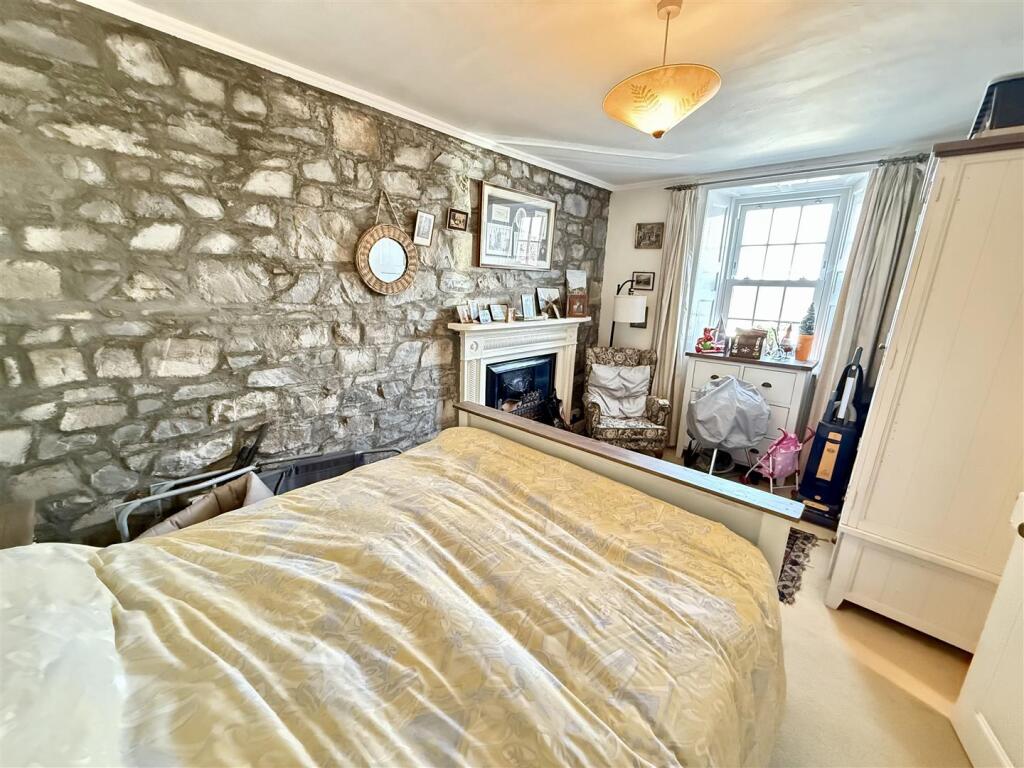 Sitting room / Bedroom 4
