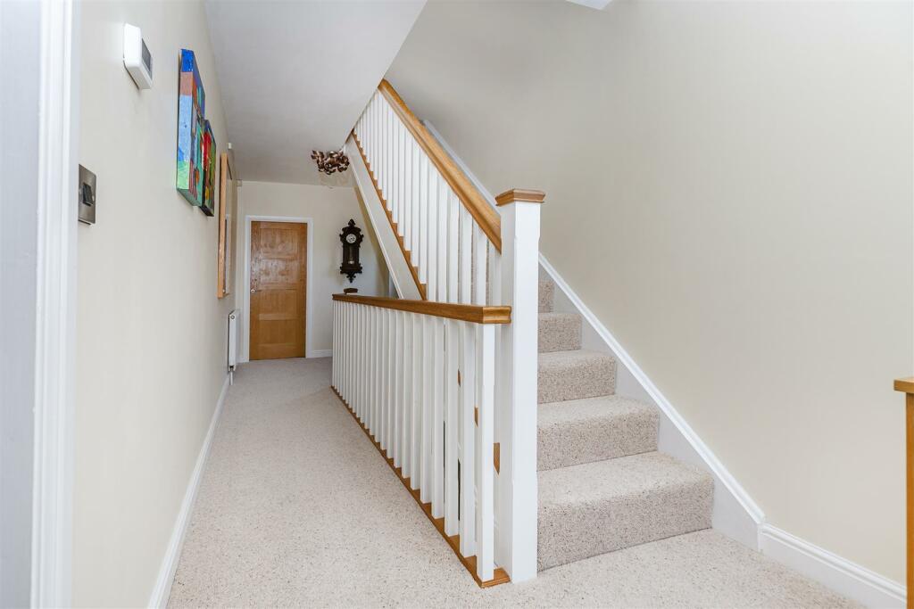 Bramleys Estate Agents - Long Lane - Honley (13).j
