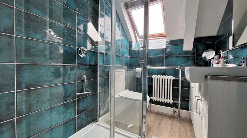 En-Suite to Bedroom 1