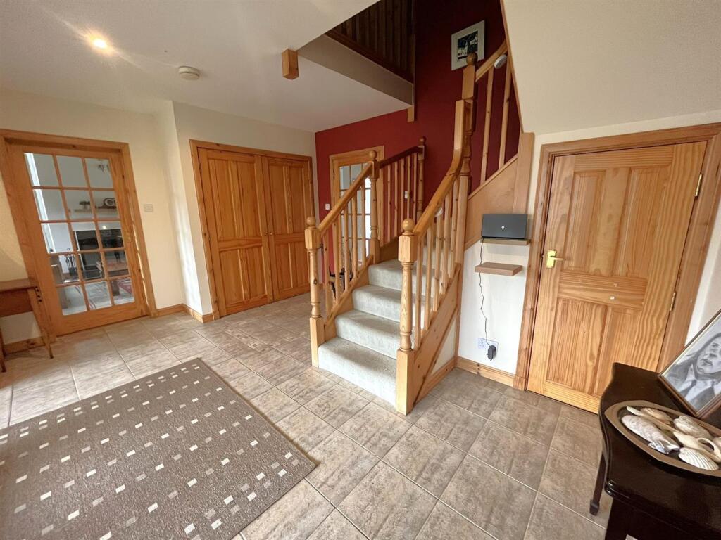 ENTRANCE HALLWAY &amp; STAIRCASE