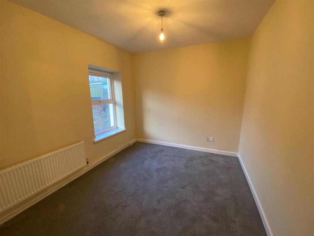 1 Jenner Street - bedroom 2.jpg