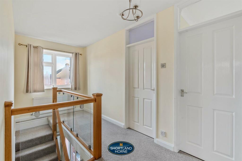 74 Arnold Ave Int (4 of 21).jpg