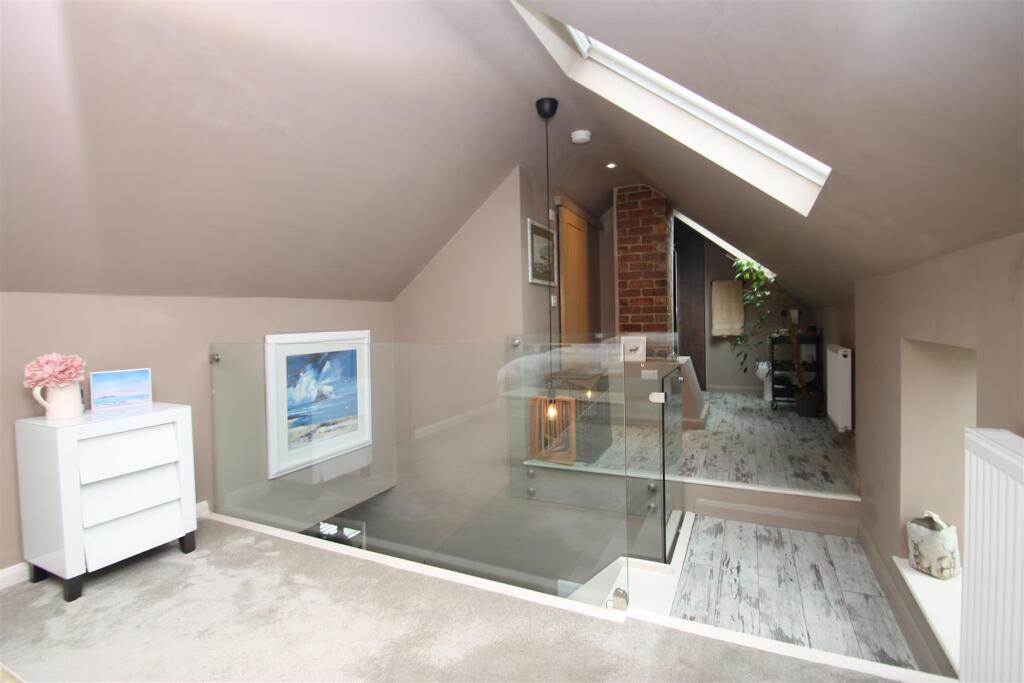 shower room with dressing.JPG