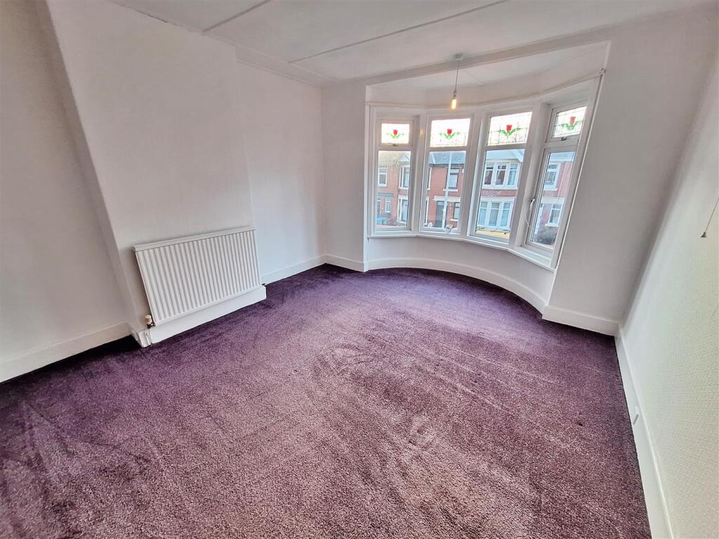 38 Saville Road, -.jpg