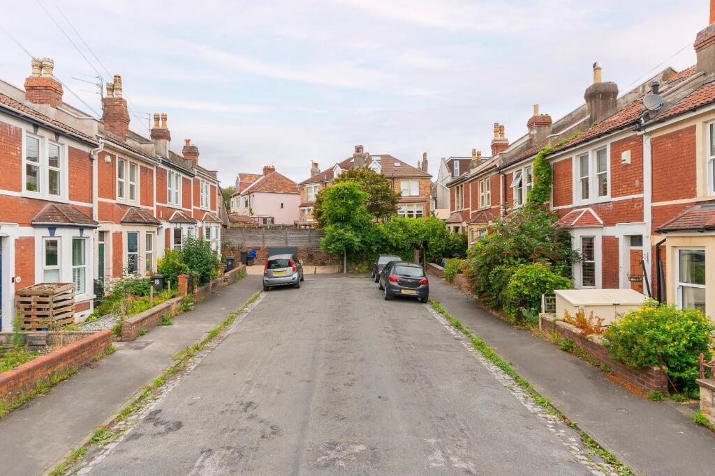 2P0RHD - External E.jpg