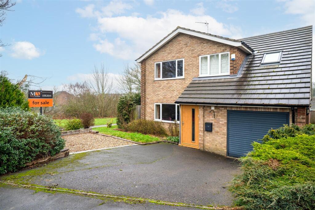 16 Trinity Dr-16 Trinity Dr, Newmarket--11.jpg