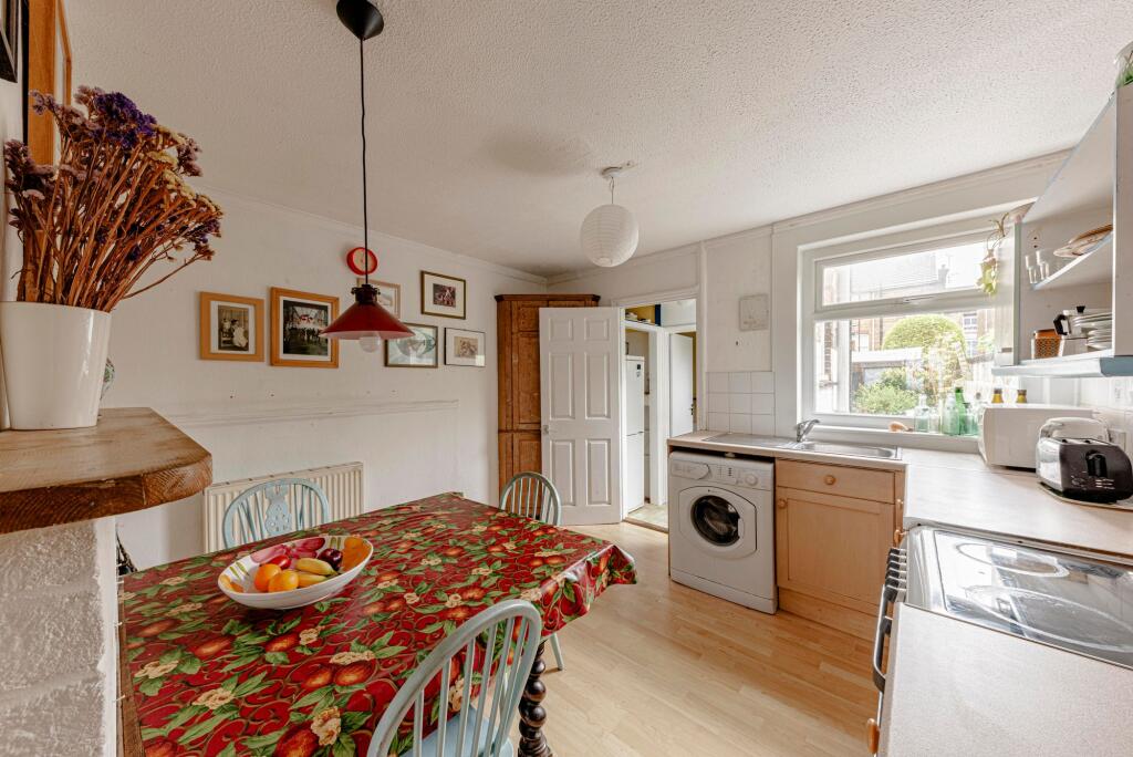 Kitchen/Dining Room (2)