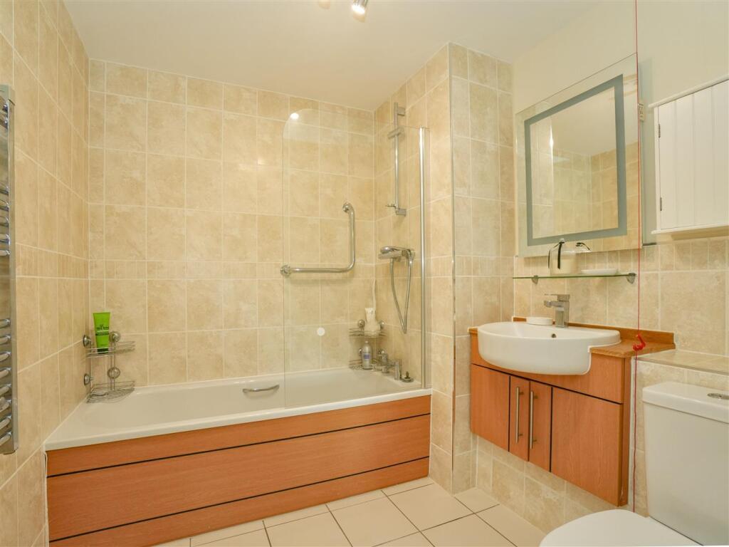 Ensuite Bathroom