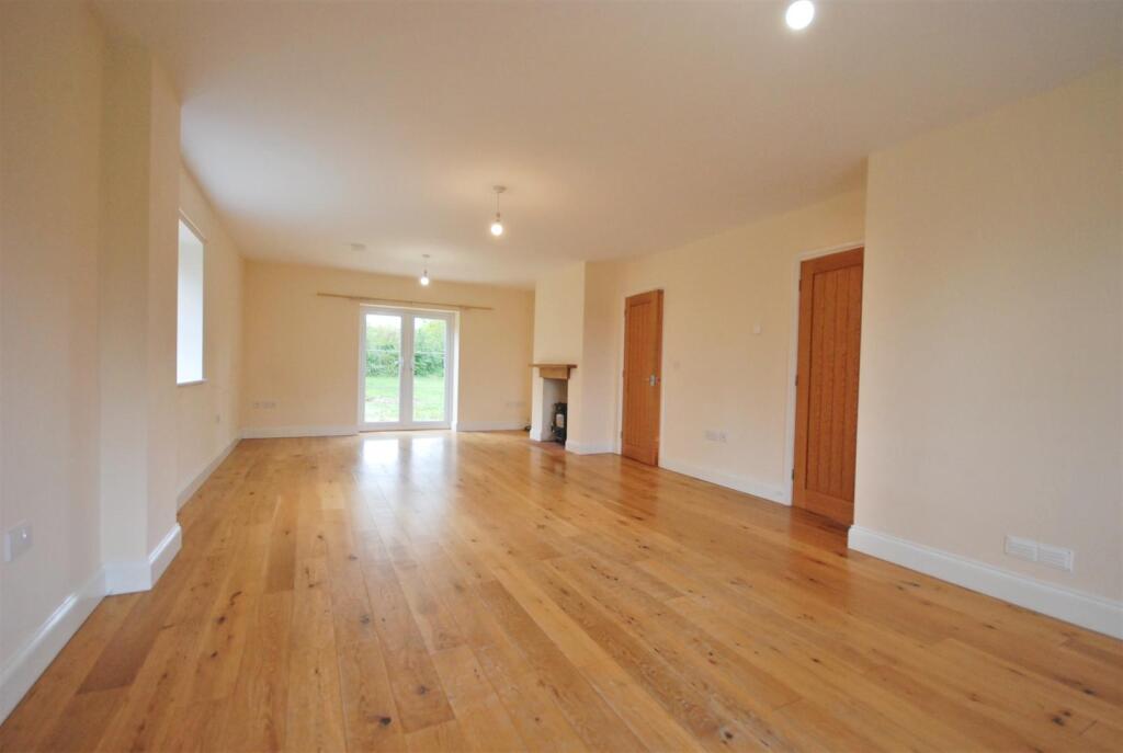 Sitting Room whole length.JPG
