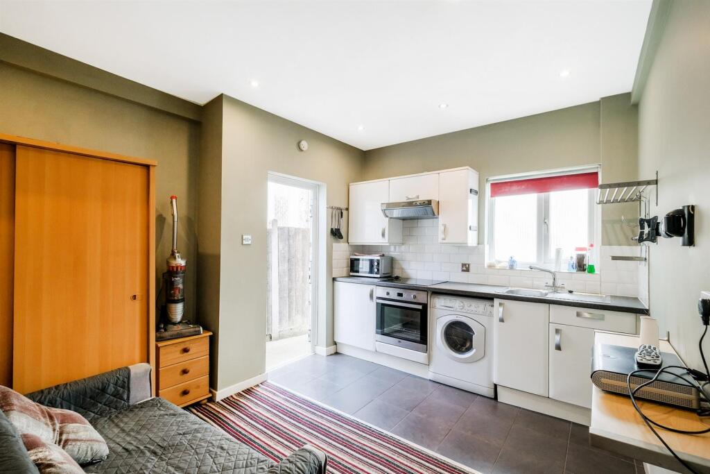 Larkswood Road-26.jpg