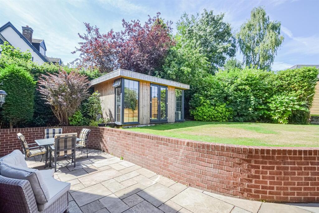 Patio, Lawn &amp; Home-Office