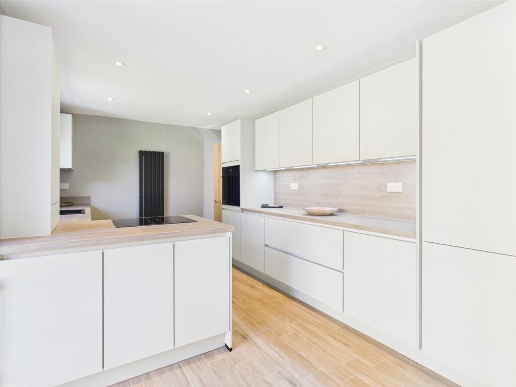 CAM02854G0-PR0381...