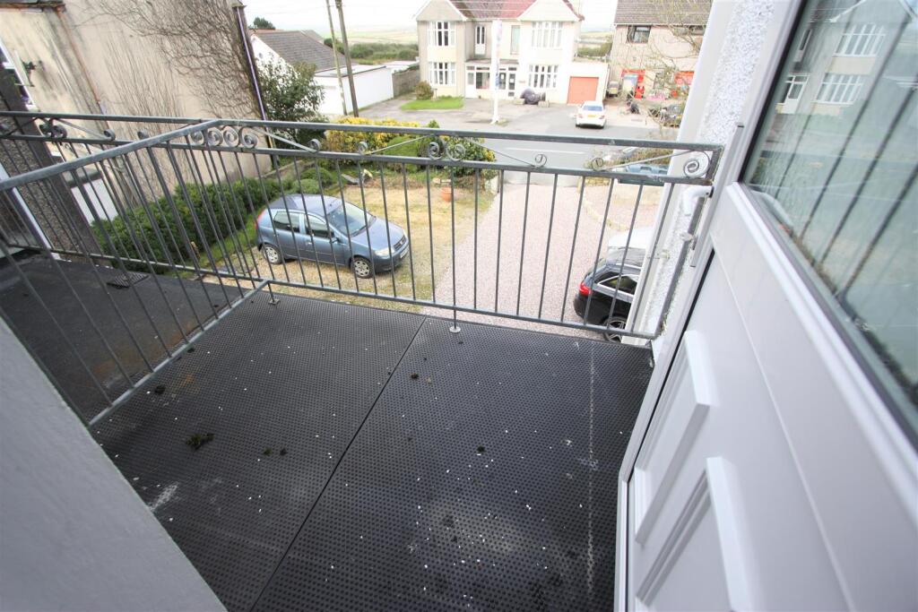 1 The Gables Balcony