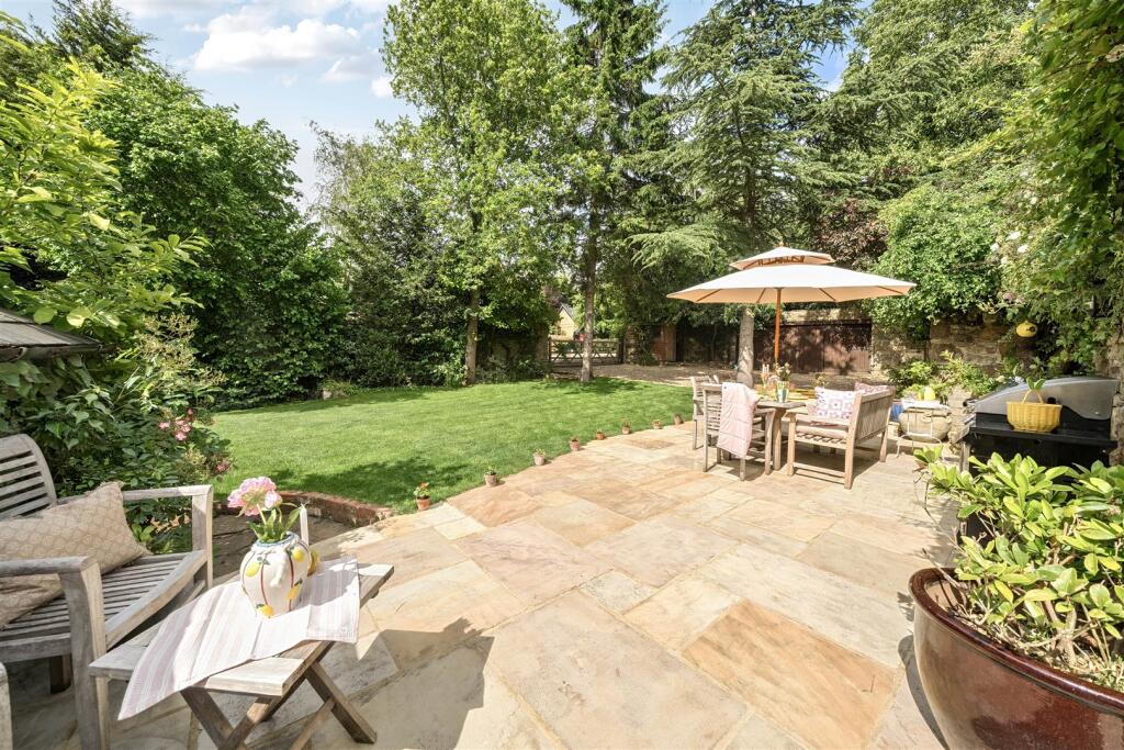 Cliff Hill Farm - Patio Area.jpg