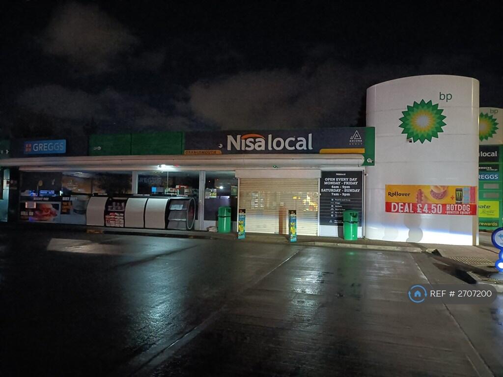 Local Shop 2 Min Walk 