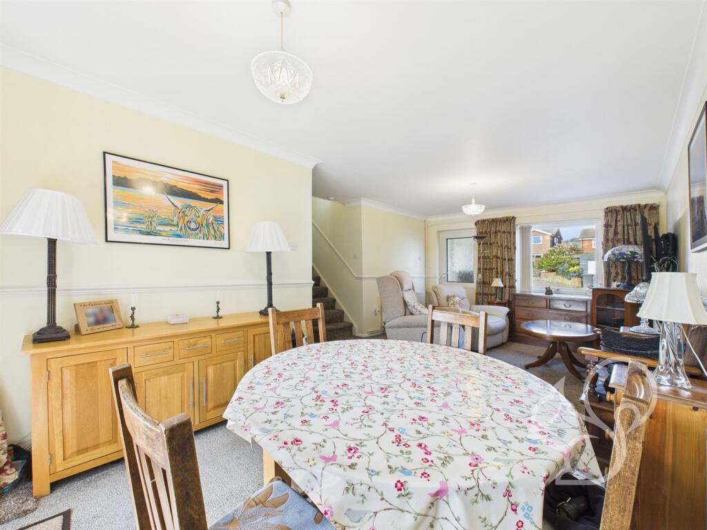 Living Room/Dining Area