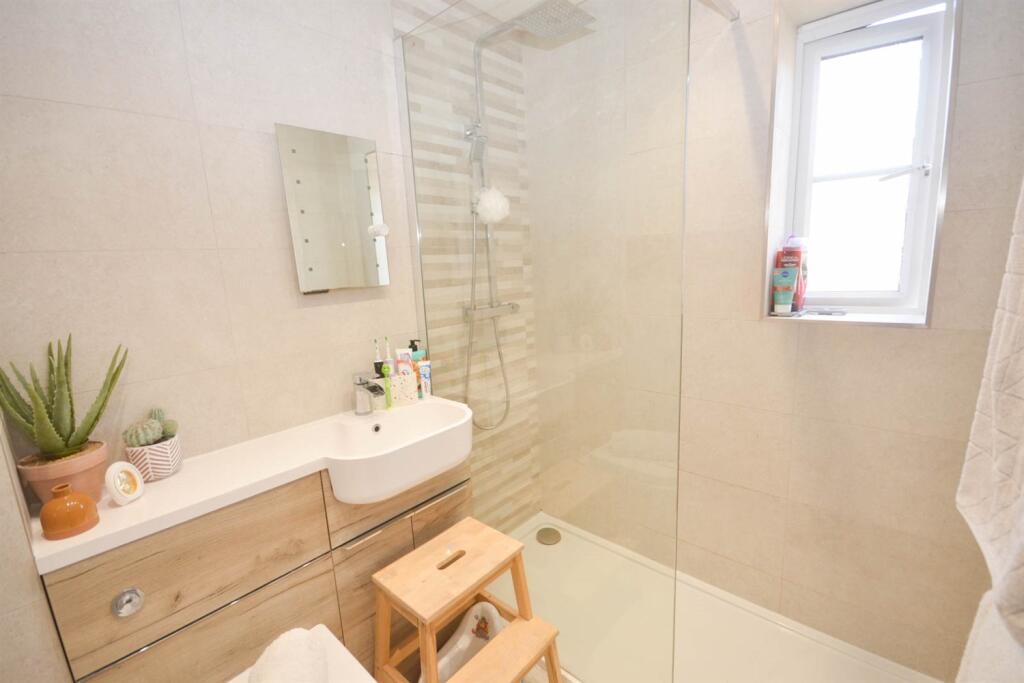 En Suite Shower Room