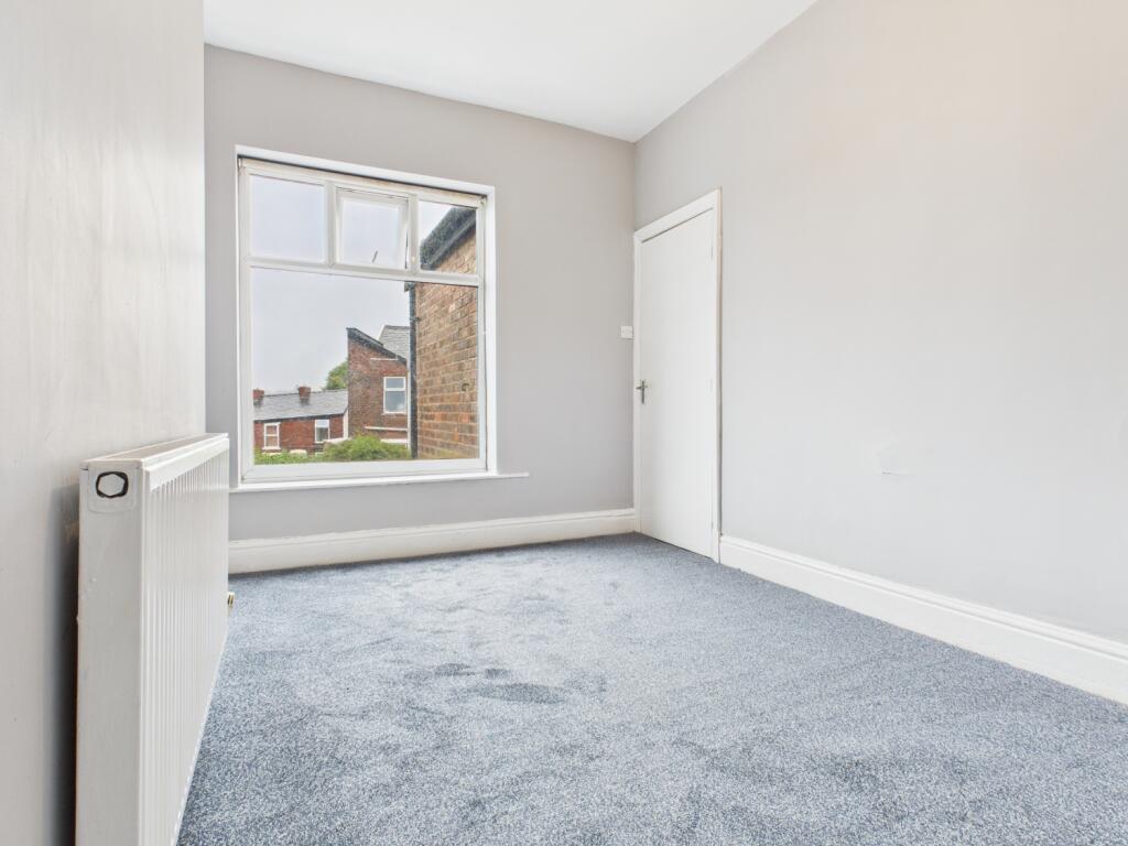 CAM03729G0-PR0139-STILL013